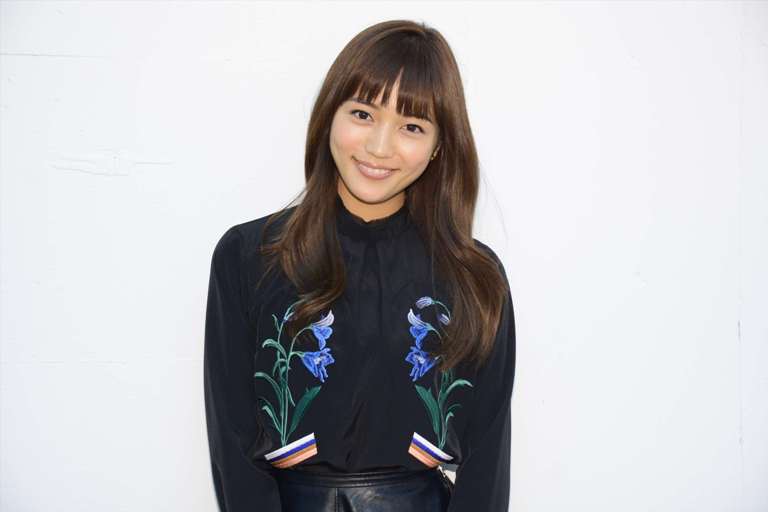 �l�C,����,�^�����g,���D,�A�C�h��,2018,2017