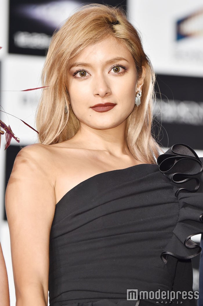 �l�C,����,�^�����g,���D,�A�C�h��,2018,2017